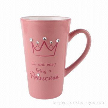 Porcelain mug with pebble design, various colors and artworks are available